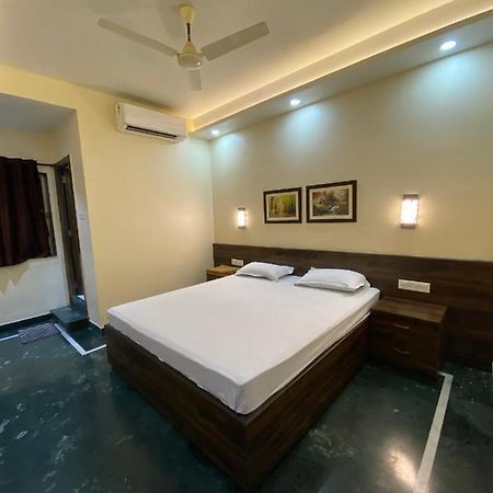 Shivam Hotels โกลกาตา ภายนอก รูปภาพ