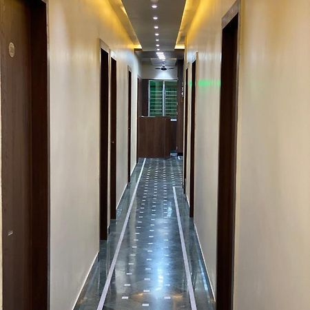 Shivam Hotels โกลกาตา ภายนอก รูปภาพ