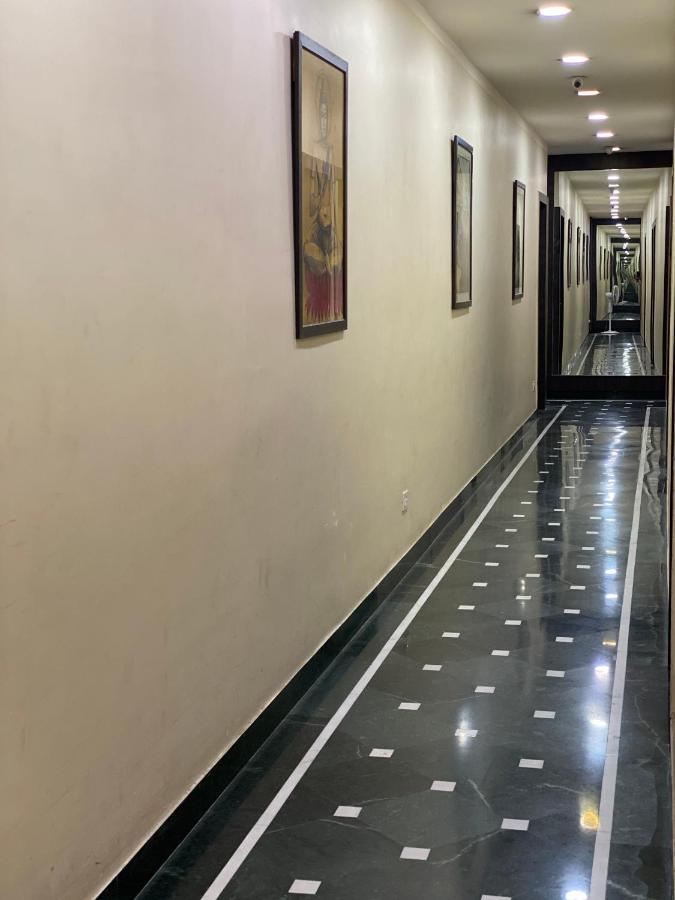 Shivam Hotels โกลกาตา ภายนอก รูปภาพ