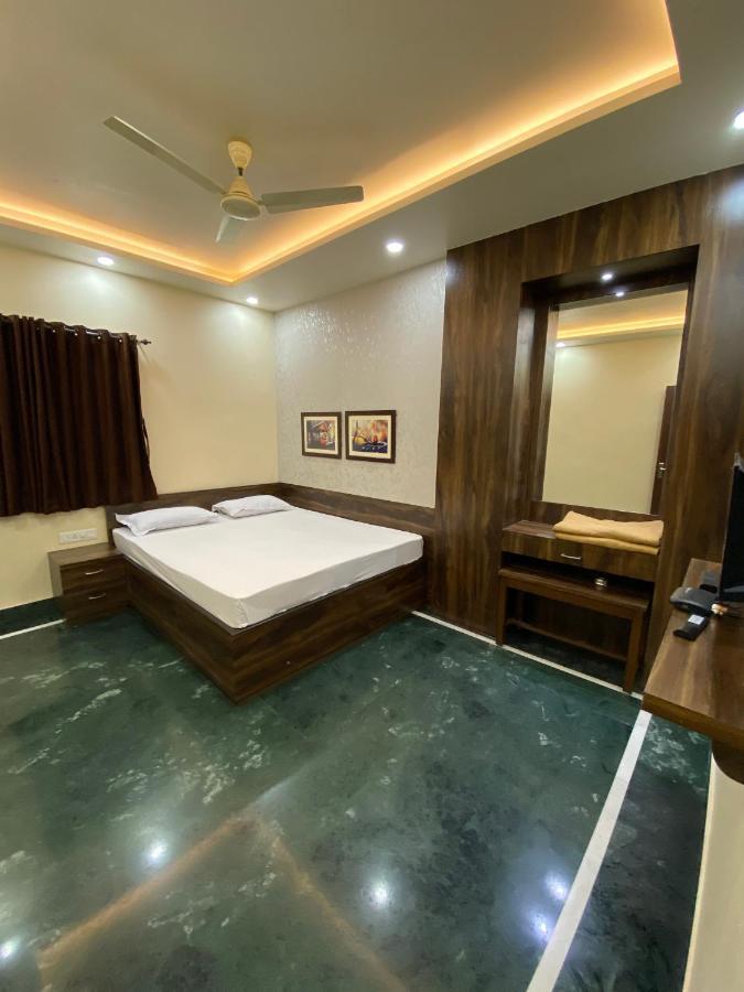 Shivam Hotels โกลกาตา ภายนอก รูปภาพ